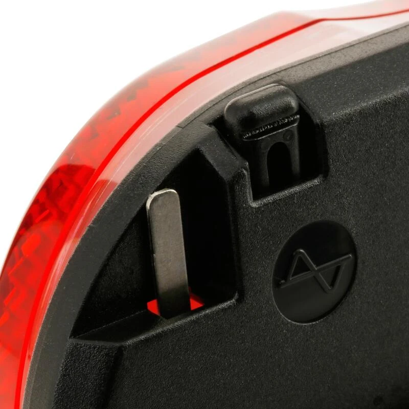 ECLAIRAGE ARRIERE VELO POUR DYNAMO AVEC LED 6 ECLAIRAGE ARRIERE VELO POUR DYNAMO AVEC LED – Image 4