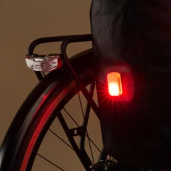 SACOCHE VELO 500 SUR PORTE BAGAGES 500 20L IMPERMEABLE NOIR 14 SACOCHE VELO 500 SUR PORTE BAGAGES 500 20L IMPERMEABLE NOIR -Vélo Expert sacoche velo 500 sur porte bagages 500 20l impermeable noir 5